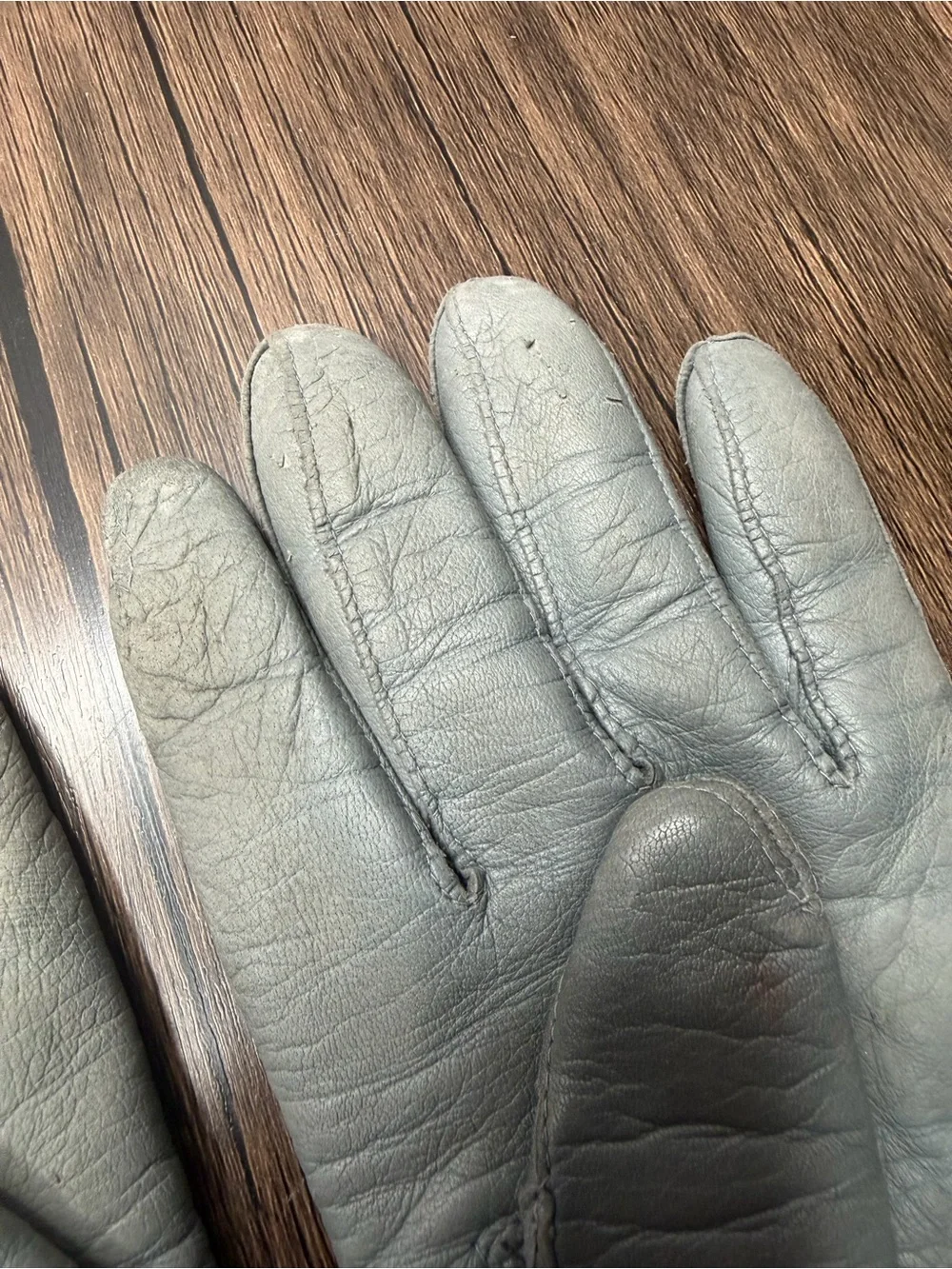 Vintage women’s 7.5 Leather cashmere gloves in Light Gray made in Italy